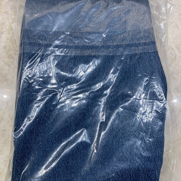 AGOLDE Riley High Rise Straight Crop Jeans - Picture 9 of 10